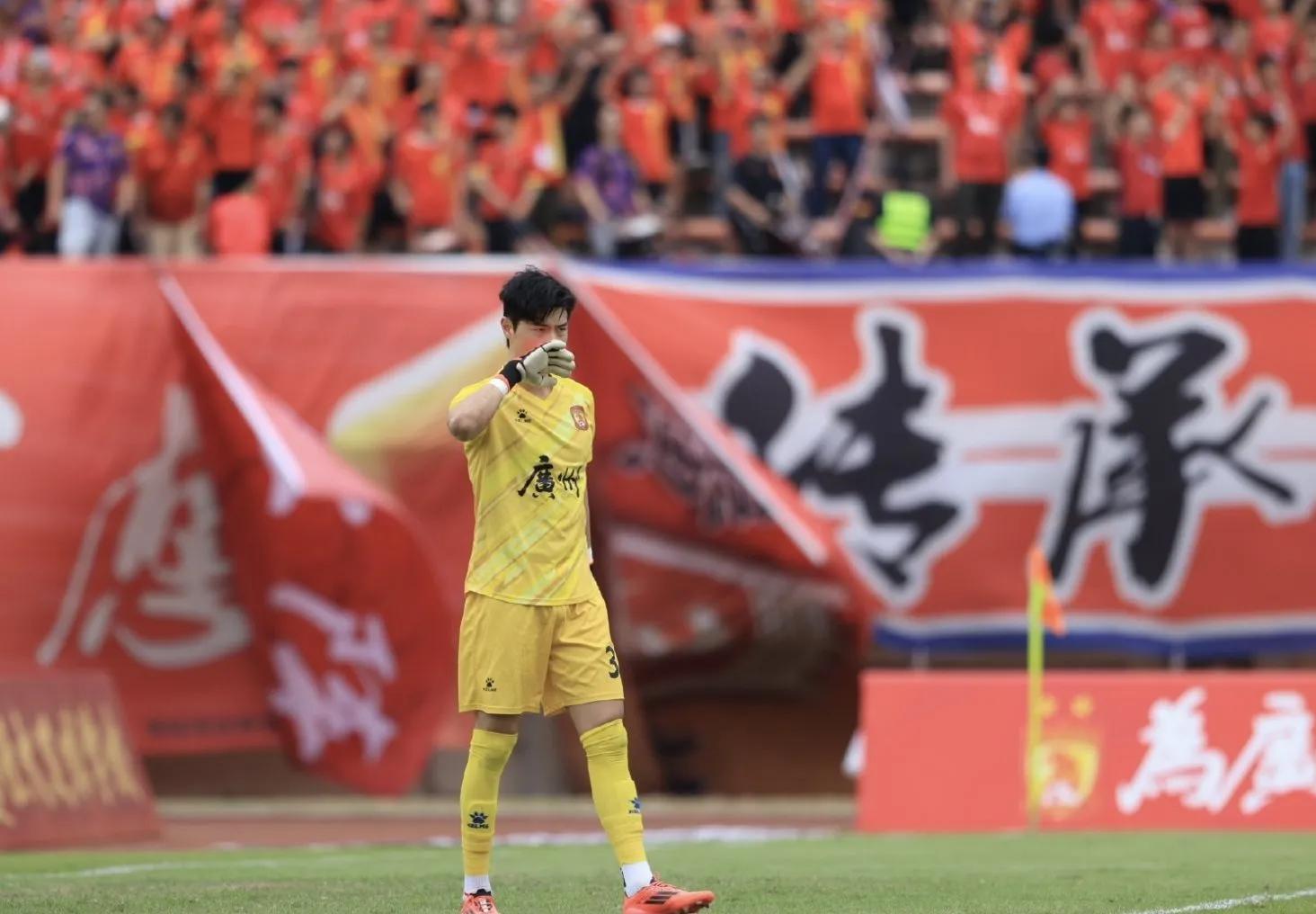 开云体育登录入口-防守漏洞频现，广州恒大遭遇出局厄运(广州恒大近期比赛)