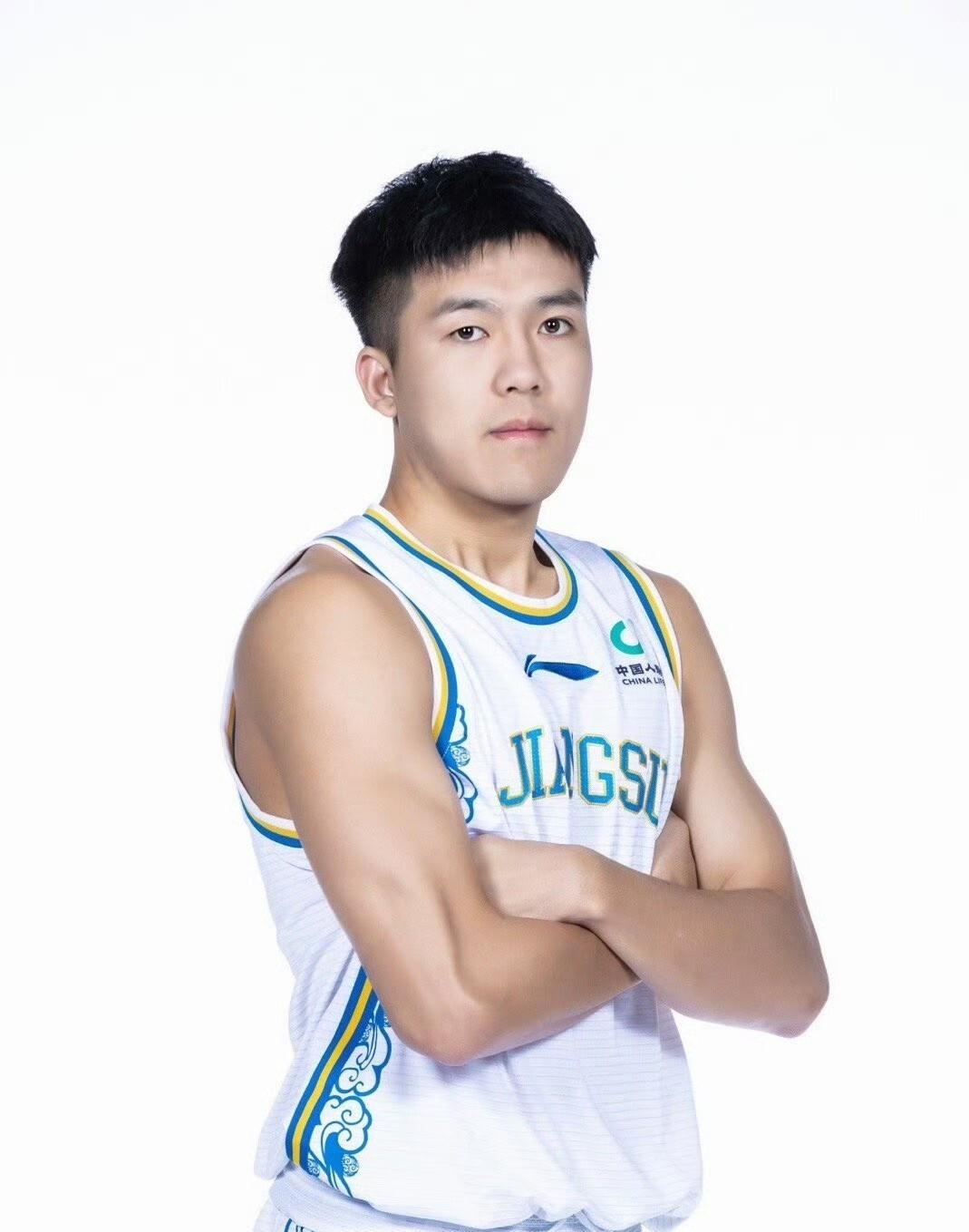 开云体育登录入口-黄荣奇15分广东胜福建孙铭徽16+18广厦胜四川