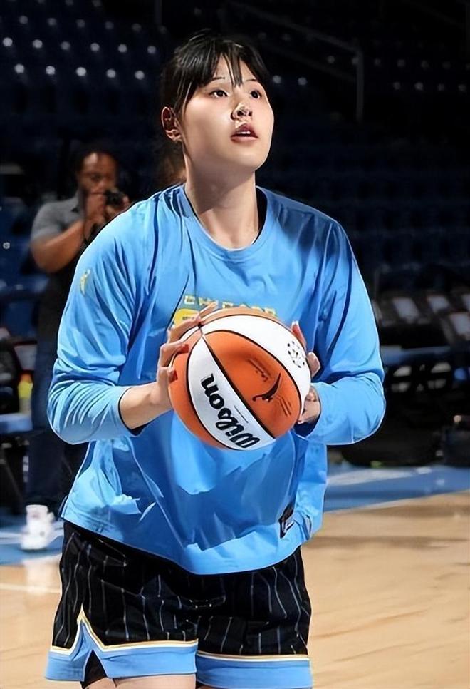 李月汝回应11分9板:教练让我做自己练三分是想拉开空间