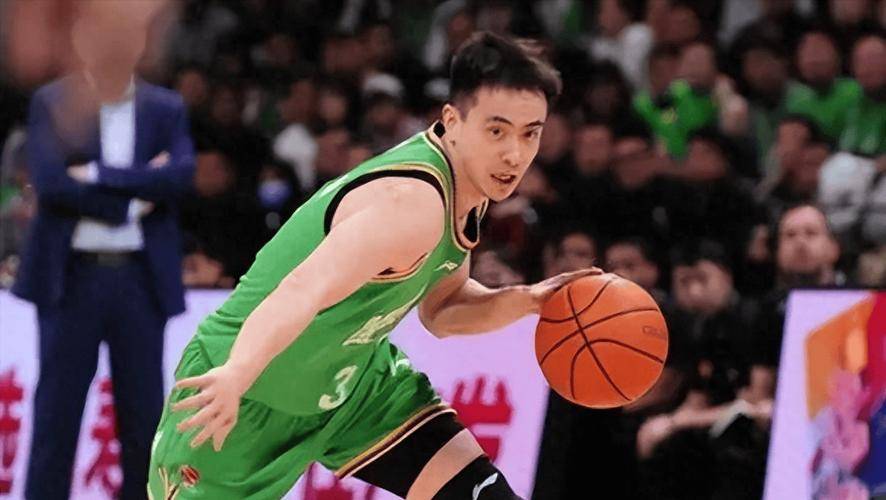争议！赵继伟转会北控引热议，北京户口成筹码，球迷：辽篮留不住人