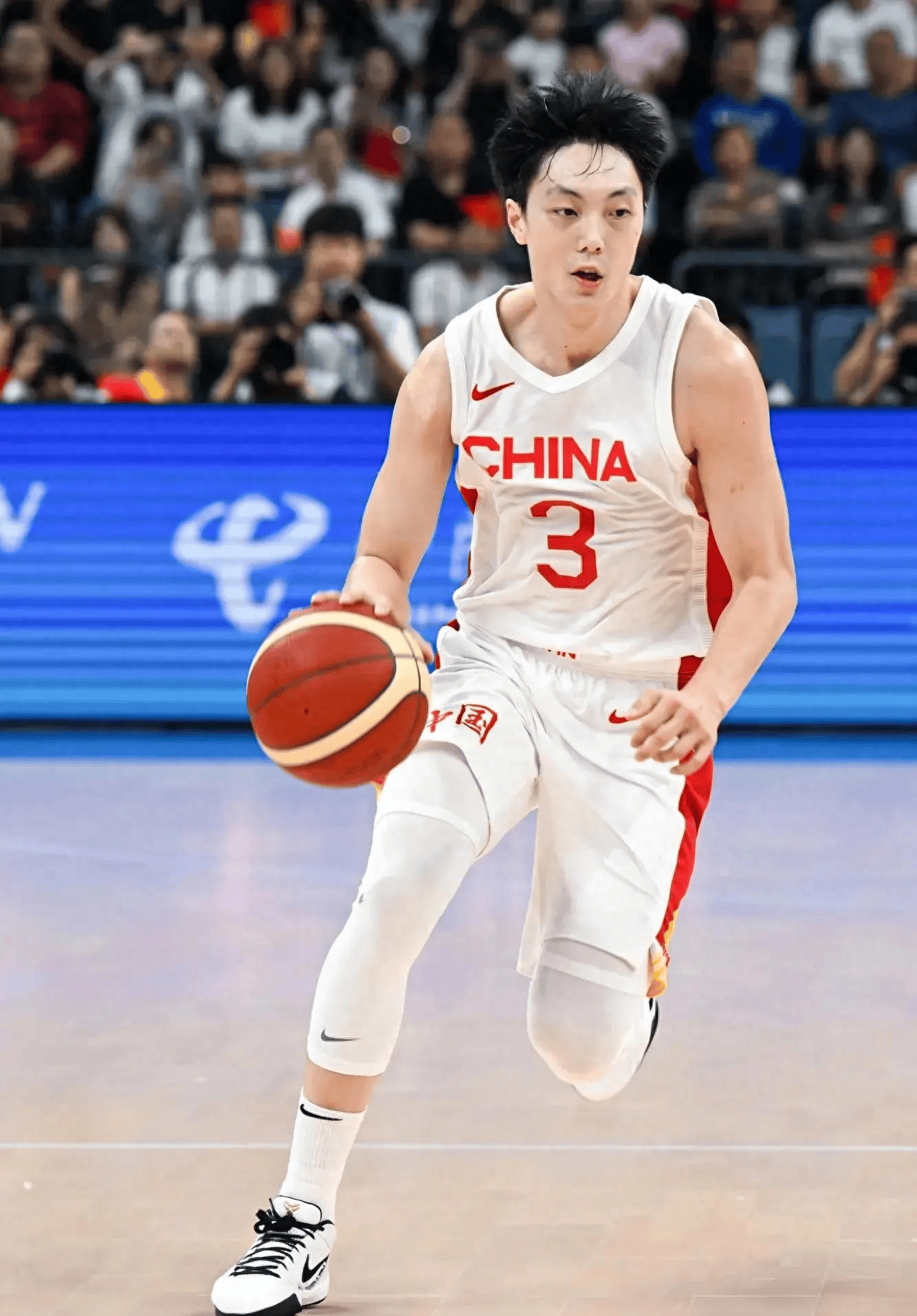 开云体育网页版-胡明轩三分绝杀中国男篮险胜尤文图特的简单介绍