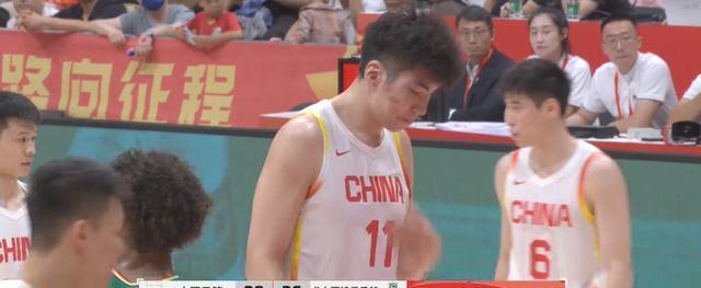 胡明轩三分绝杀中国男篮险胜尤文图特的简单介绍