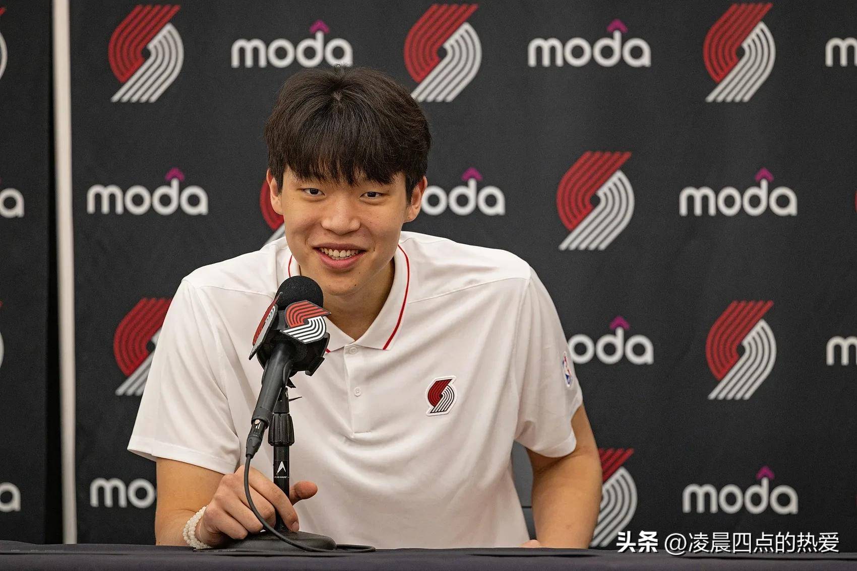 开云体育登录入口-周琦NBA生涯集锦混剪，愿你早日伤愈归来！