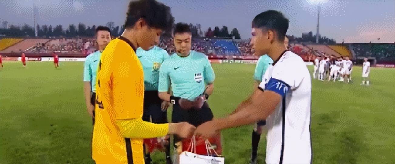 开云体育网页版-厄普顿赢球保级希望大增，士气高涨